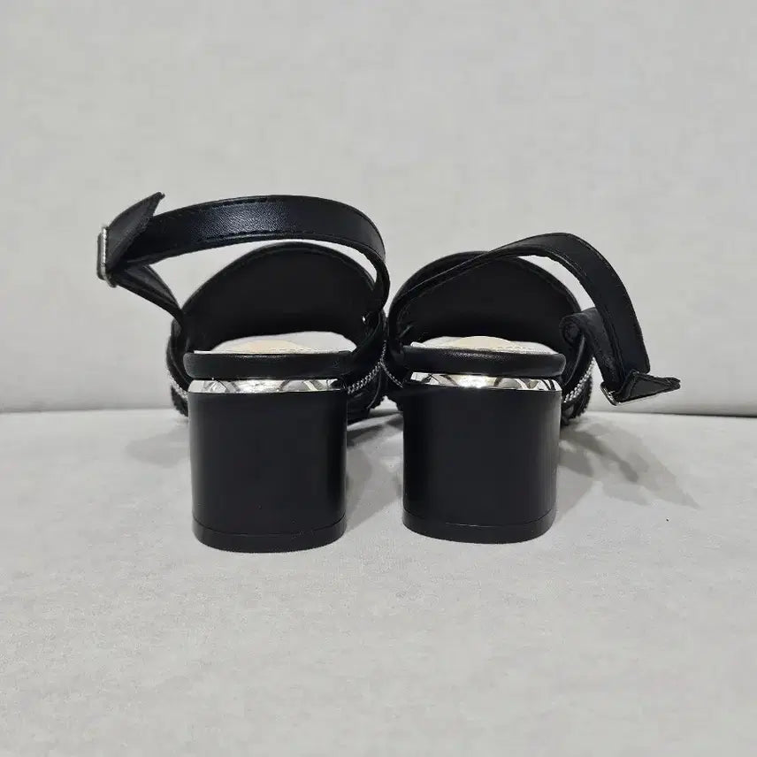 [BUNJANG] Cubic Sandals (225) / 새상품 큐빅 샌들 225