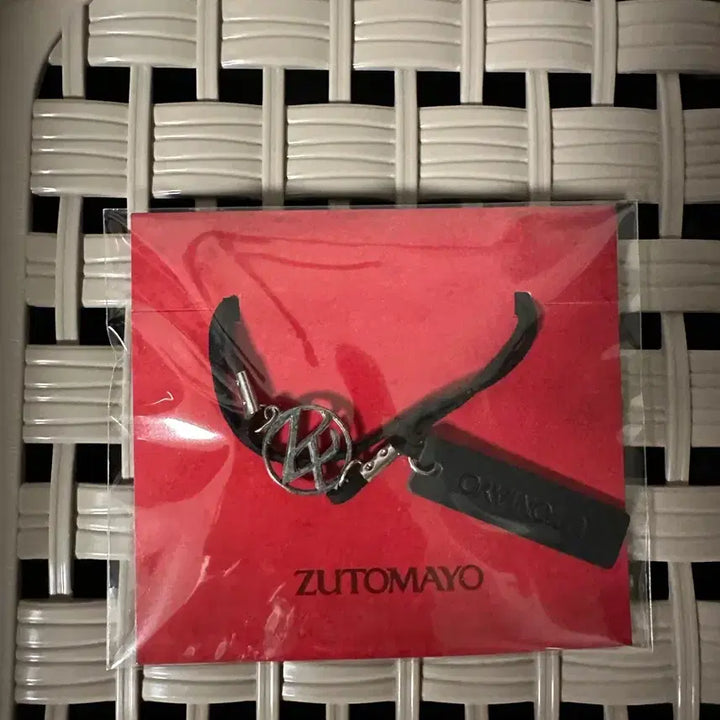 [SOLD OUT] ZUTOMAYO 즛토마요 2way 안경줄 목걸이