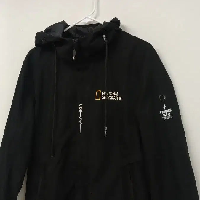 [SOLD OUT] 내셔널지오그래픽 블랙 후드 바람막이