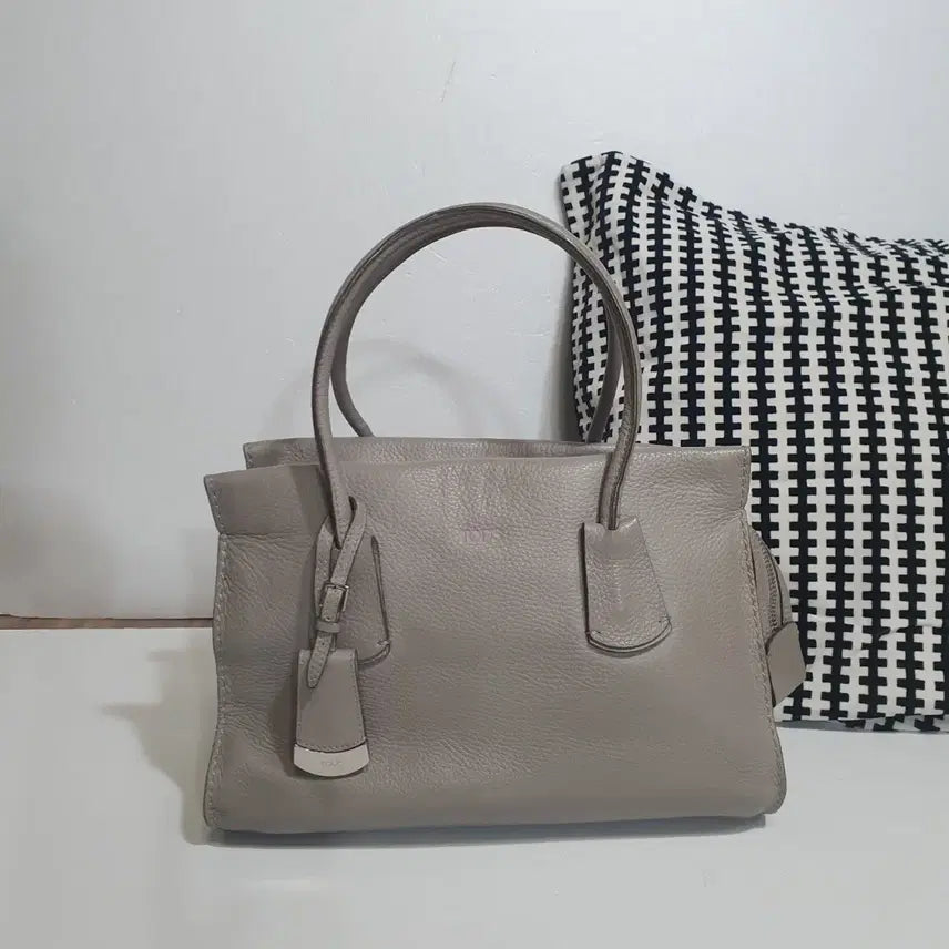 [SOLD OUT] 정품이고 ㅡ토즈ㅡ토트백