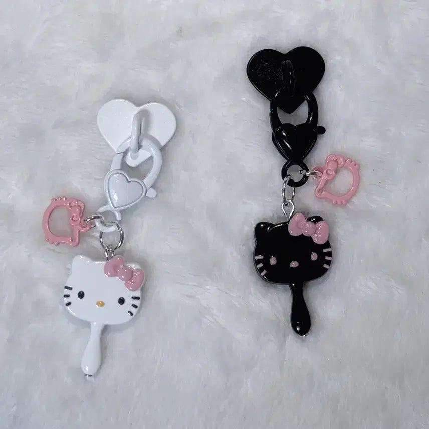 [BUNJANG] Hello Kitty Metal Mirror Keyring / 헬로키티 메탈 거울 키링 화이트/블랙