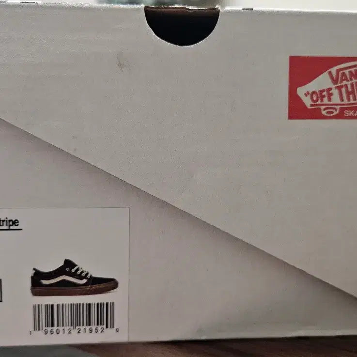 [SOLD OUT] Vans Chukka Low Black/Gum