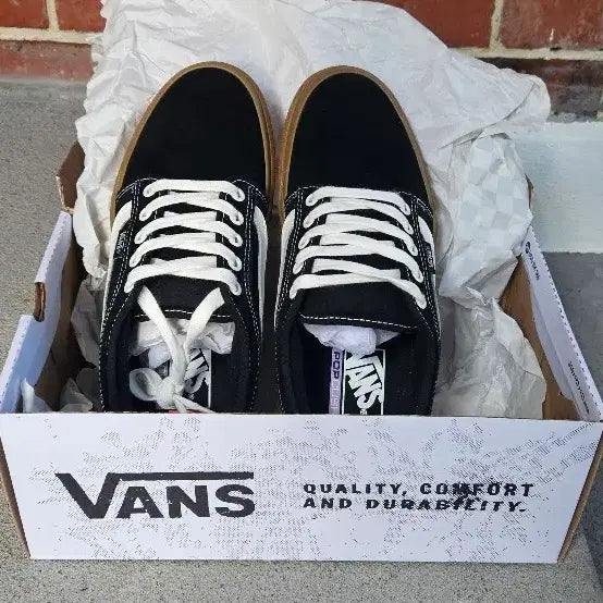 [SOLD OUT] Vans Chukka Low Black/Gum