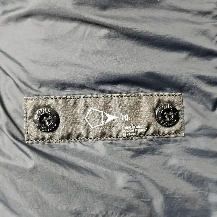 [BUNJANG] Stone Island Shadow Project Naslan Scarabeo Padded Vest / 스톤아일랜드 쉐도우프로젝트 나슬란 스카라베오 패딩 조끼