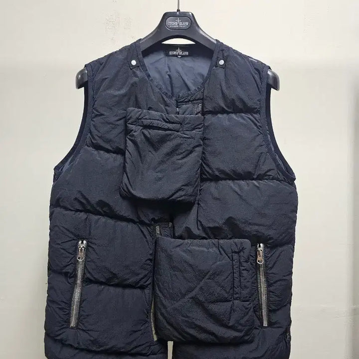 [BUNJANG] Stone Island Shadow Project Naslan Scarabeo Padded Vest / 스톤아일랜드 쉐도우프로젝트 나슬란 스카라베오 패딩 조끼