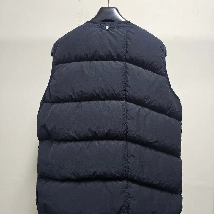 [BUNJANG] Stone Island Shadow Project Naslan Scarabeo Padded Vest / 스톤아일랜드 쉐도우프로젝트 나슬란 스카라베오 패딩 조끼