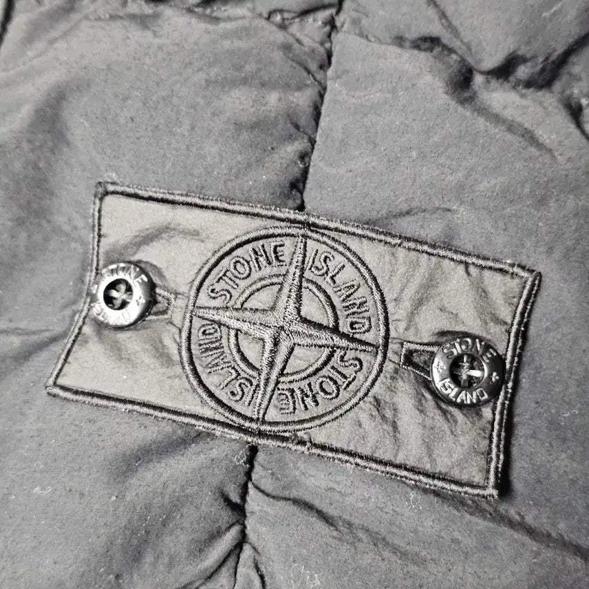 [BUNJANG] Stone Island Shadow Project Naslan Scarabeo Padded Vest / 스톤아일랜드 쉐도우프로젝트 나슬란 스카라베오 패딩 조끼