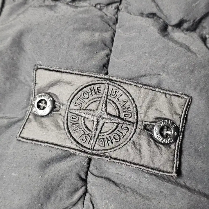 [BUNJANG] Stone Island Shadow Project Naslan Scarabeo Padded Vest / 스톤아일랜드 쉐도우프로젝트 나슬란 스카라베오 패딩 조끼
