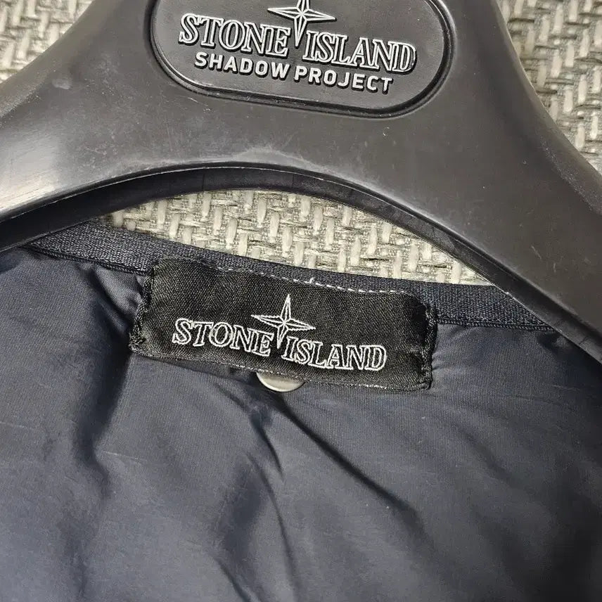 [BUNJANG] Stone Island Shadow Project Naslan Scarabeo Padded Vest / 스톤아일랜드 쉐도우프로젝트 나슬란 스카라베오 패딩 조끼