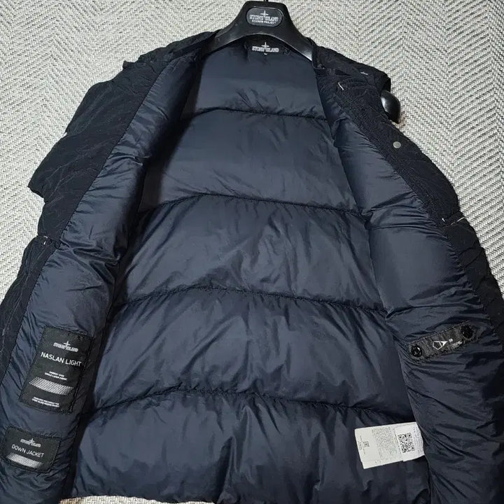 [BUNJANG] Stone Island Shadow Project Naslan Scarabeo Padded Vest / 스톤아일랜드 쉐도우프로젝트 나슬란 스카라베오 패딩 조끼