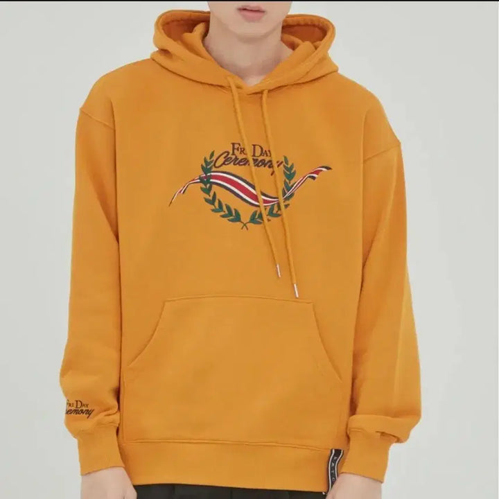 [BUNJANG] Romantic Crown Yellow Hoodie / 로맨틱 크라운 후드티 옐로우 교신