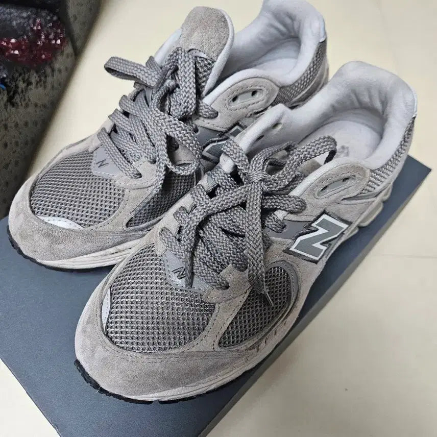 [BUNJANG] New Balance 2002R Grey (ML2002RC) 240mm / 뉴발란스 2002R 그레이 (ML2002RC) 240mm 판매합니다.