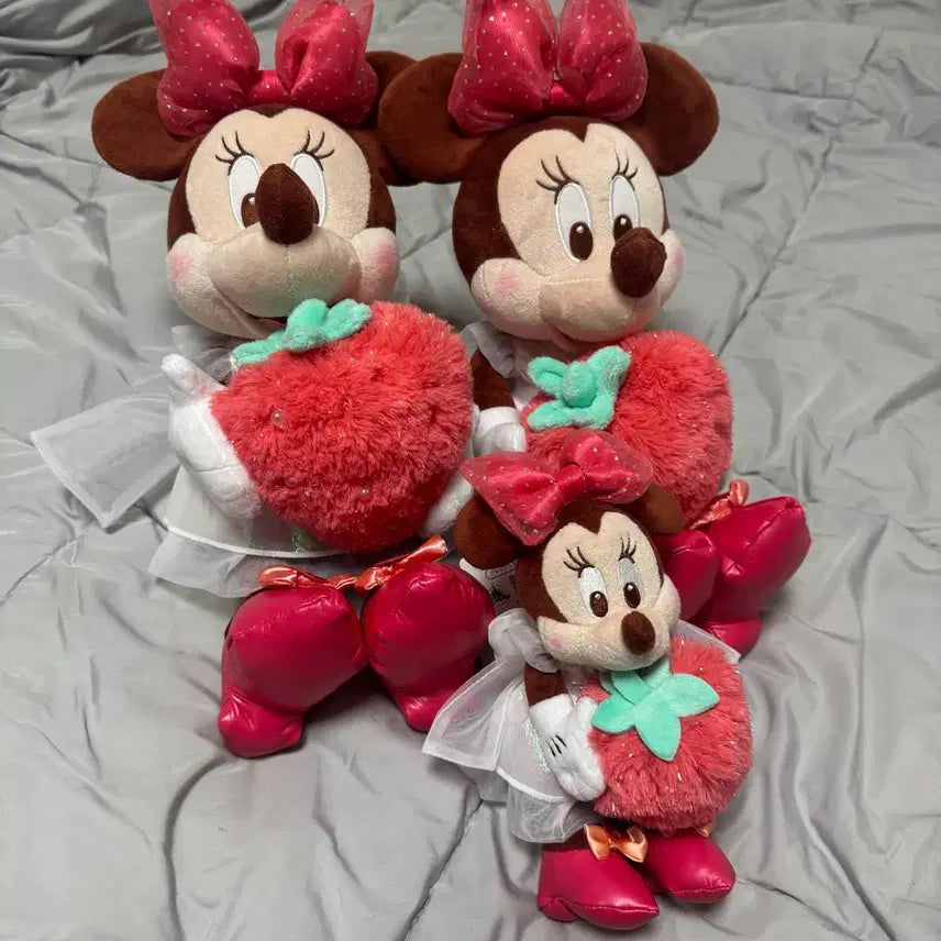 [BUNJANG] Disney Strawberry Series Minnie Mouse Plush Doll/Keyring / 신상 디즈니 딸기시리즈 미니마우스 인형/키링