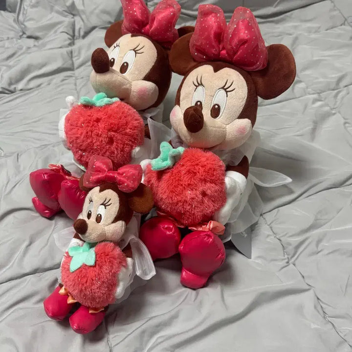 [BUNJANG] Disney Strawberry Series Minnie Mouse Plush Doll/Keyring / 신상 디즈니 딸기시리즈 미니마우스 인형/키링