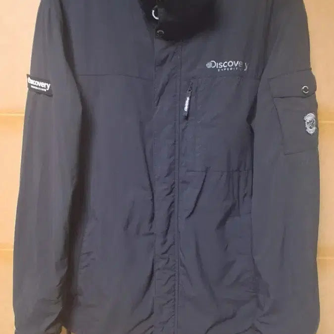 [SOLD OUT] 디스커버리 블랙 바람막이 점퍼