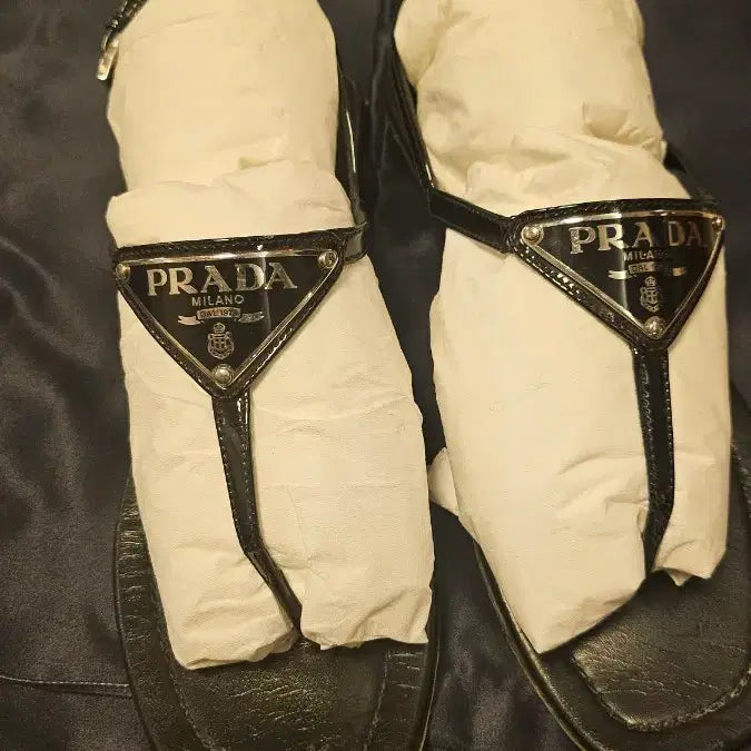 [BUNJANG] Prada Triangle Logo Women&