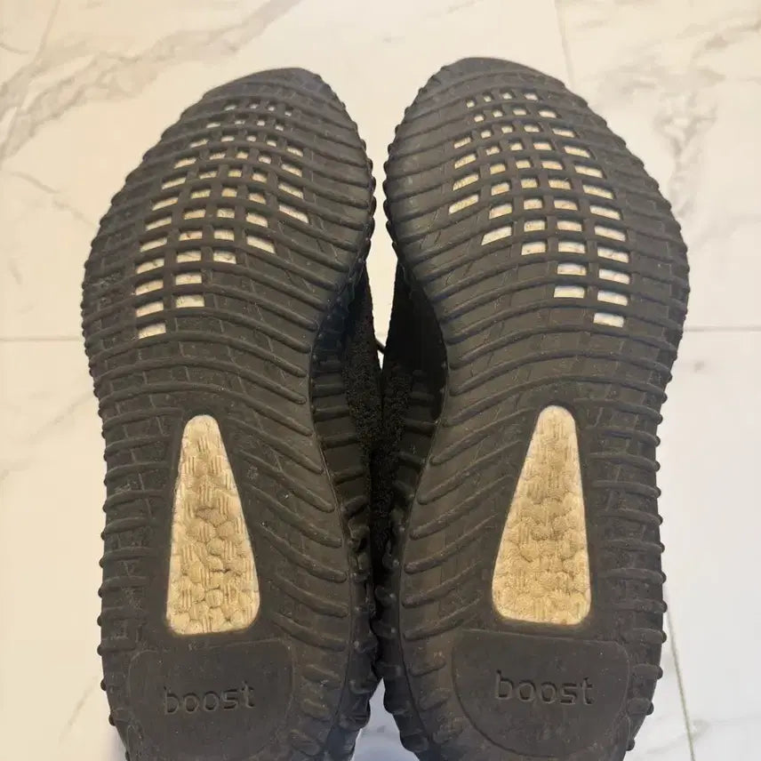 [BUNJANG] Adidas Yeezy Boost 350 V2 Bred / [270] 아디다스 이지부스트 350 V2 브레드