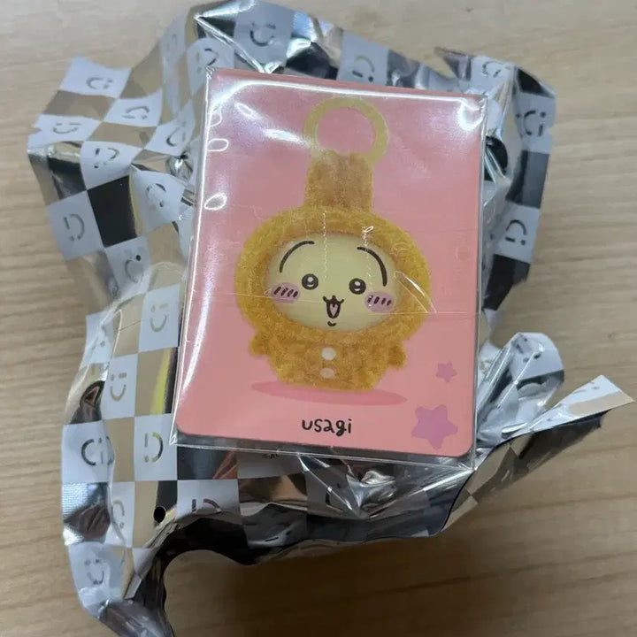 [BUNJANG] Chiikawa Miniso Face Change Usagi Keyring / 치이카와 미니소 페이스 체인지 키링 우사기