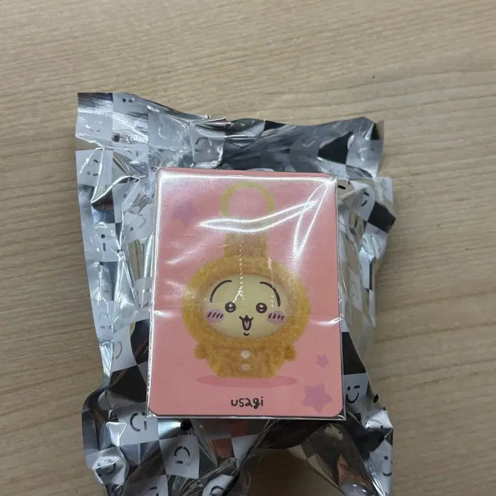 [BUNJANG] Chiikawa Miniso Face Change Usagi Keyring / 치이카와 미니소 페이스 체인지 키링 우사기
