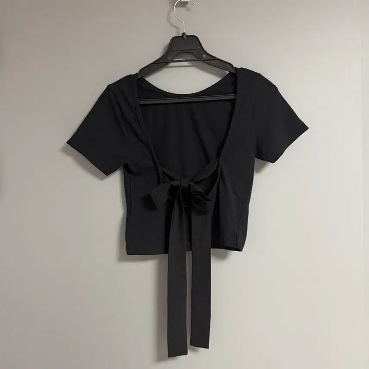 [BUNJANG] Back Ribbon Slit T-Shirt / 백리본 트임 티셔츠