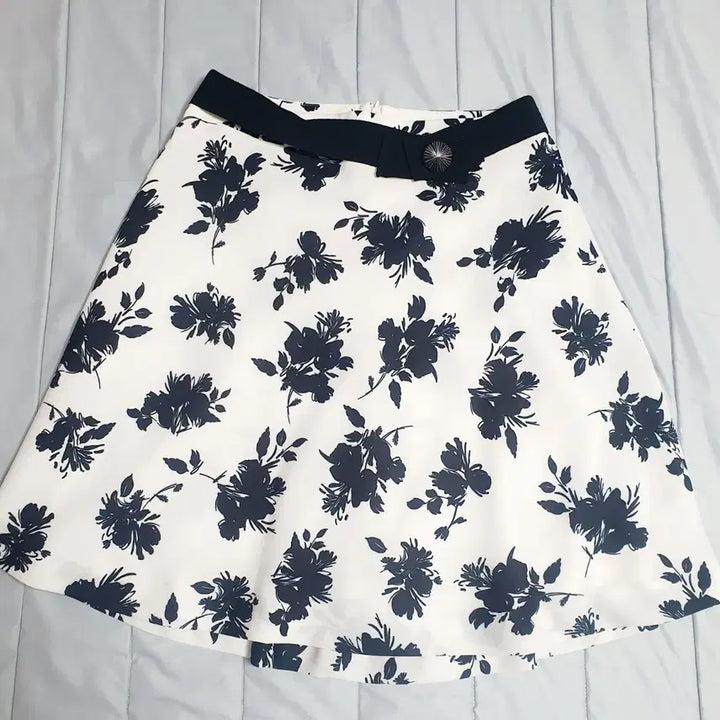 [BUNJANG] Kenneth Lady Spring/Summer Skirt Set (55 Size) / Kenneth lady 봄여름 스커트 두벌 세트(55사이즈)