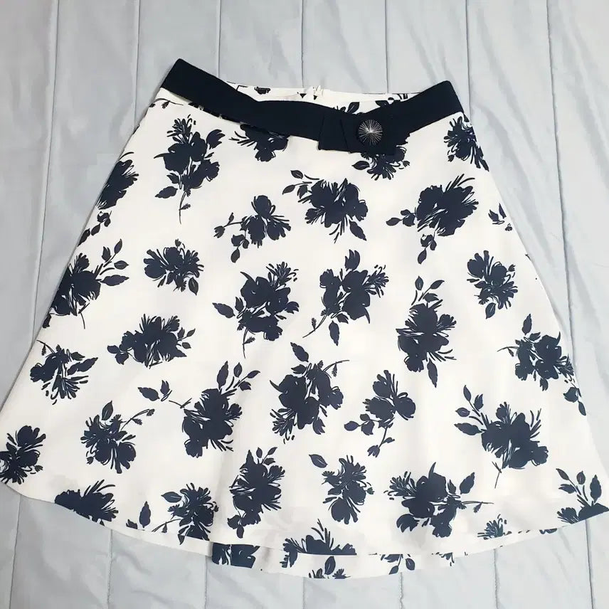 [BUNJANG] Kenneth Lady Spring/Summer Skirt Set (55 Size) / Kenneth lady 봄여름 스커트 두벌 세트(55사이즈)