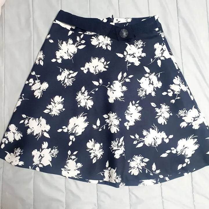 [BUNJANG] Kenneth Lady Spring/Summer Skirt Set (55 Size) / Kenneth lady 봄여름 스커트 두벌 세트(55사이즈)
