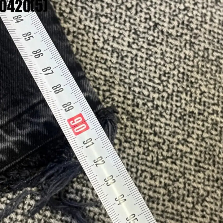 [BUNJANG] Abercrombie Black Denim Jeans with Damage Cutting - Size 27 / 아베크롬비 블랙 데님 청바지 데미지컷팅27 0420