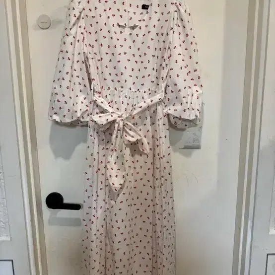 [BUNJANG] Kimsapperal Cherry Dress / Kimsapperal 킴스어패럴 체리 원피스