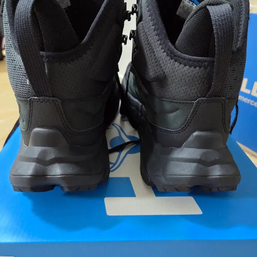 [SOLD OUT] 호카 등산화 260mm
