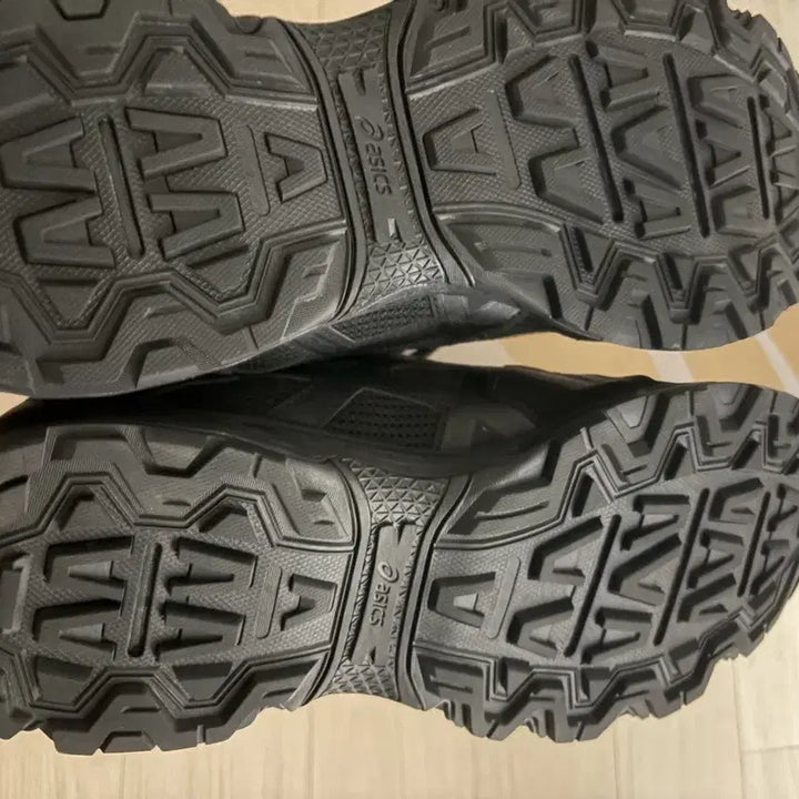 [BUNJANG] Asics Jog 100 T Black Extra Wide Sneakers / [275]아식스 조그 100 T 블랙 - 4E 엑스트라 와이드