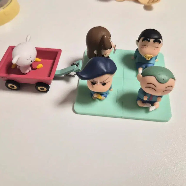 [BUNJANG] Crayon Shin-chan Play Set Figure 5 Types (Includes Hidden Figure) / 짱구 소꿉놀이 피규어 5종 히든포함