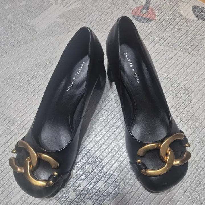 [BUNJANG] Charles &amp; Keith Pumps 235 / 새거)찰스앤키스 펌프스 235