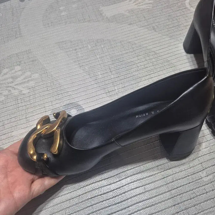 [BUNJANG] Charles &amp; Keith Pumps 235 / 새거)찰스앤키스 펌프스 235