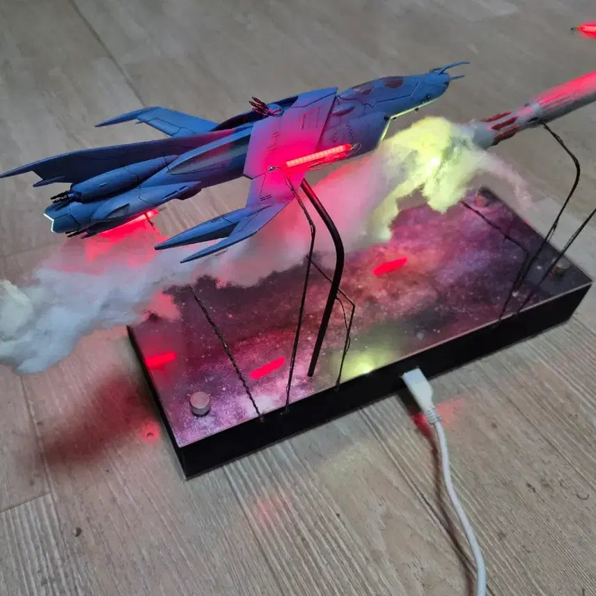 [BUNJANG] Yamato 2199 Gamillas 1/144 Space Carrier Lambea Torpedo Bomber LED Painted Diorama / 야마토 2199 가미라스 1/144 칠색성단해전 우주항모 람베아 탑재 뇌
