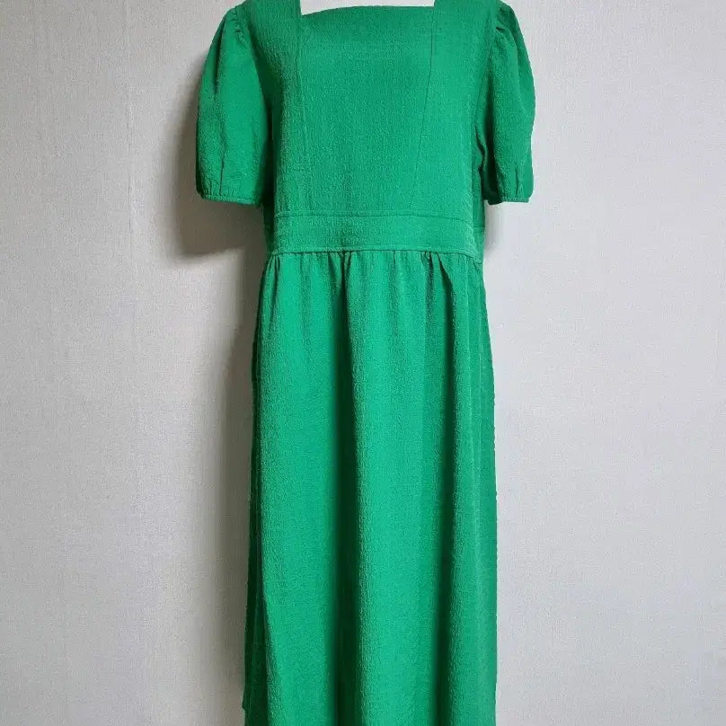 [SOLD OUT] 그린 퍼프 엠보 반팔 롱 원피스