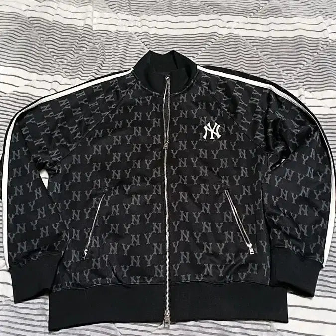 [BUNJANG] MLB Monogram Jersey (Unisex) / MLB 오버핏 모노그램저지 남녀공용95 가슴58 기장66