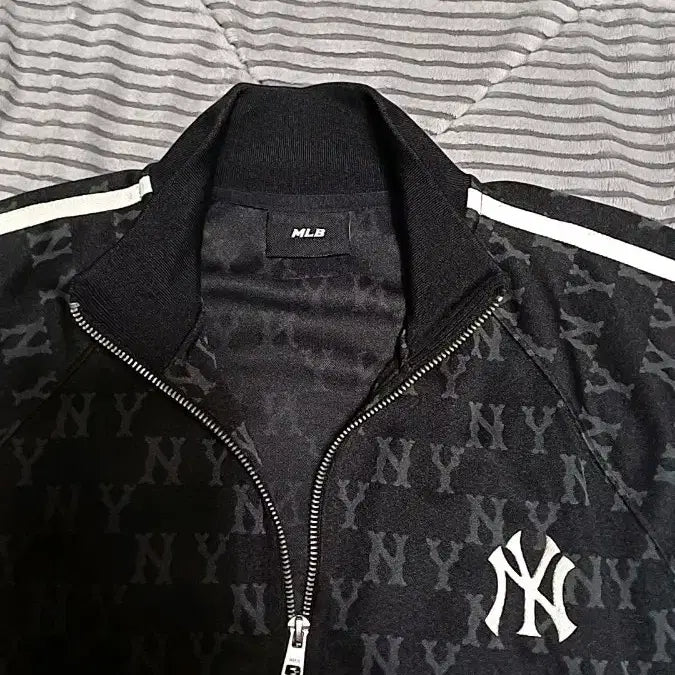[BUNJANG] MLB Monogram Jersey (Unisex) / MLB 오버핏 모노그램저지 남녀공용95 가슴58 기장66
