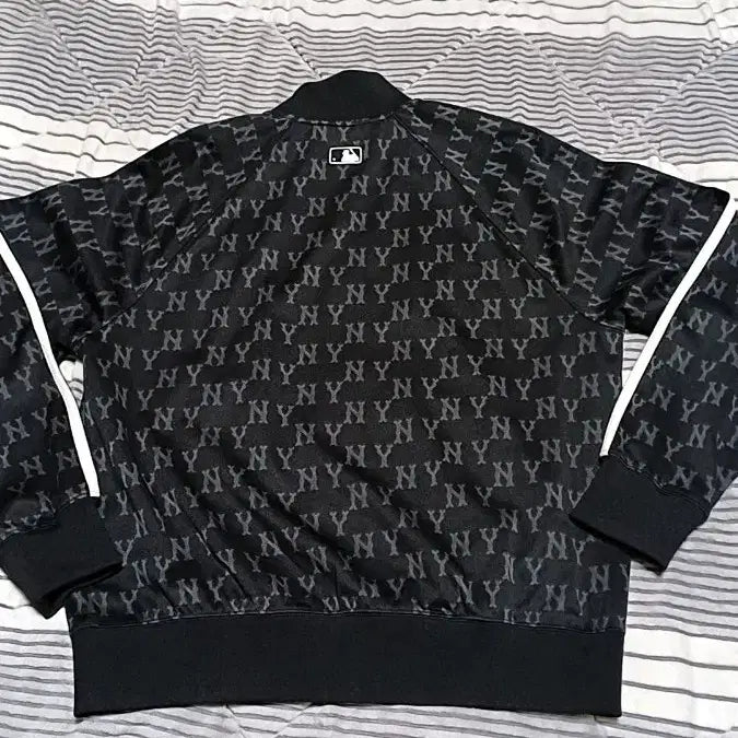[BUNJANG] MLB Monogram Jersey (Unisex) / MLB 오버핏 모노그램저지 남녀공용95 가슴58 기장66