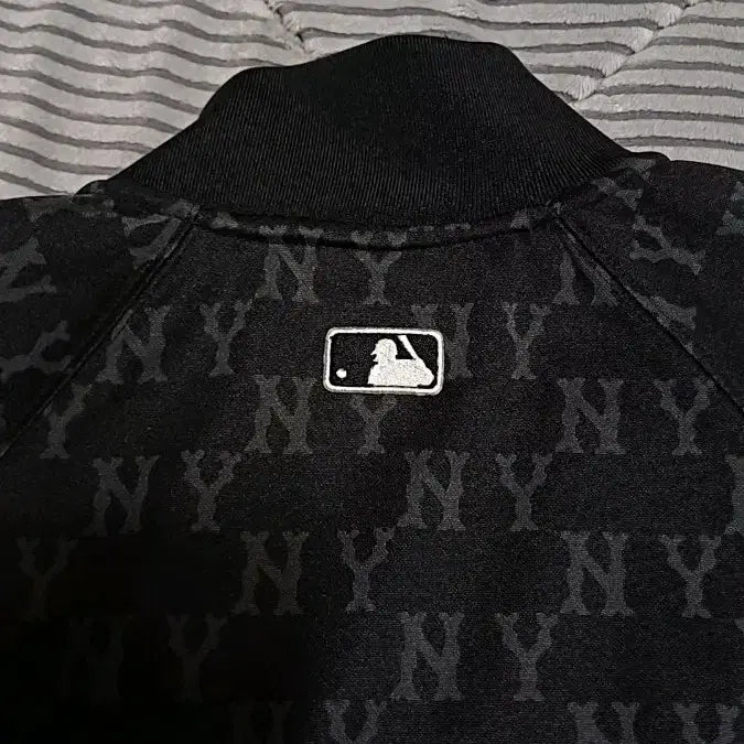 [BUNJANG] MLB Monogram Jersey (Unisex) / MLB 오버핏 모노그램저지 남녀공용95 가슴58 기장66