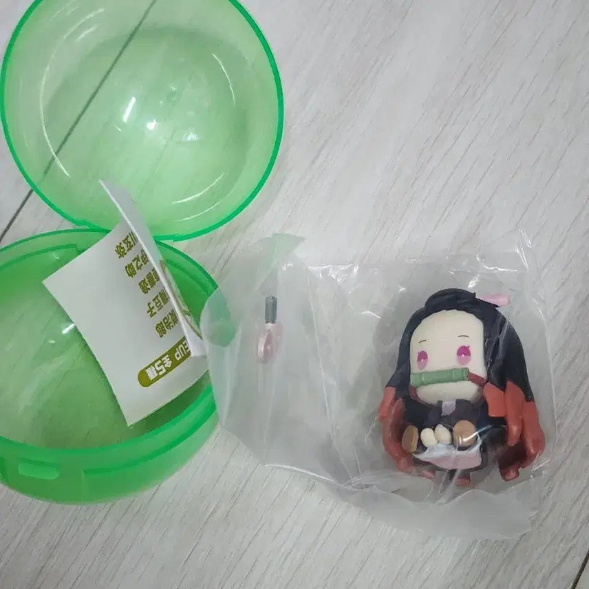 [BUNJANG] Demon Slayer Nezuko Wind-Up Action Figure / 귀멸의 칼날 페탓토 네즈코 태엽 피규어 가챠