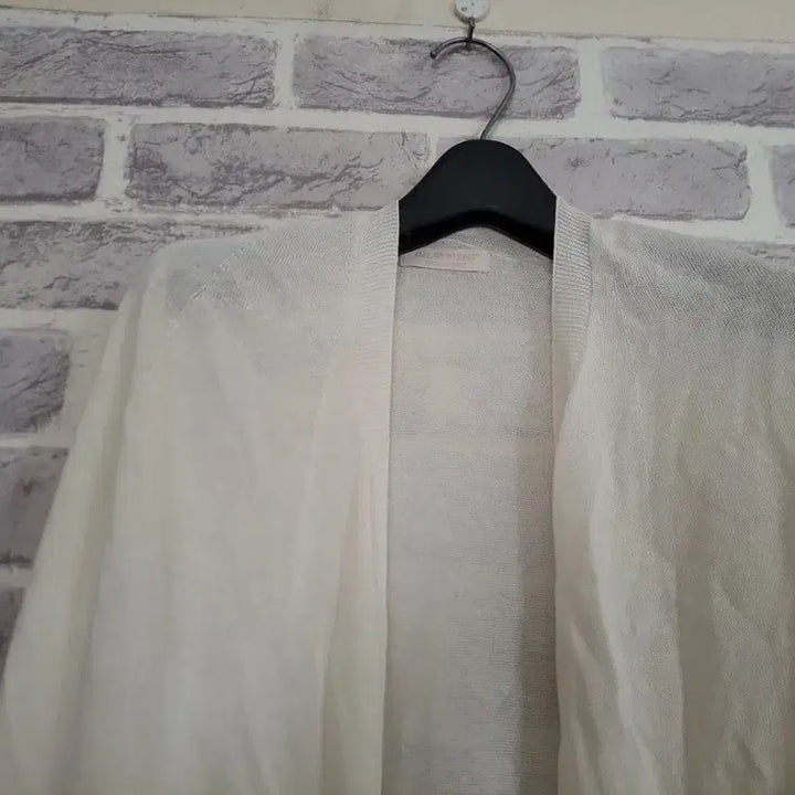 [BUNJANG] INLAYMENT Ivory Knit Cardigan / INLAYMENT 아이보리  봄여름 니트가디건/알뜰한여우