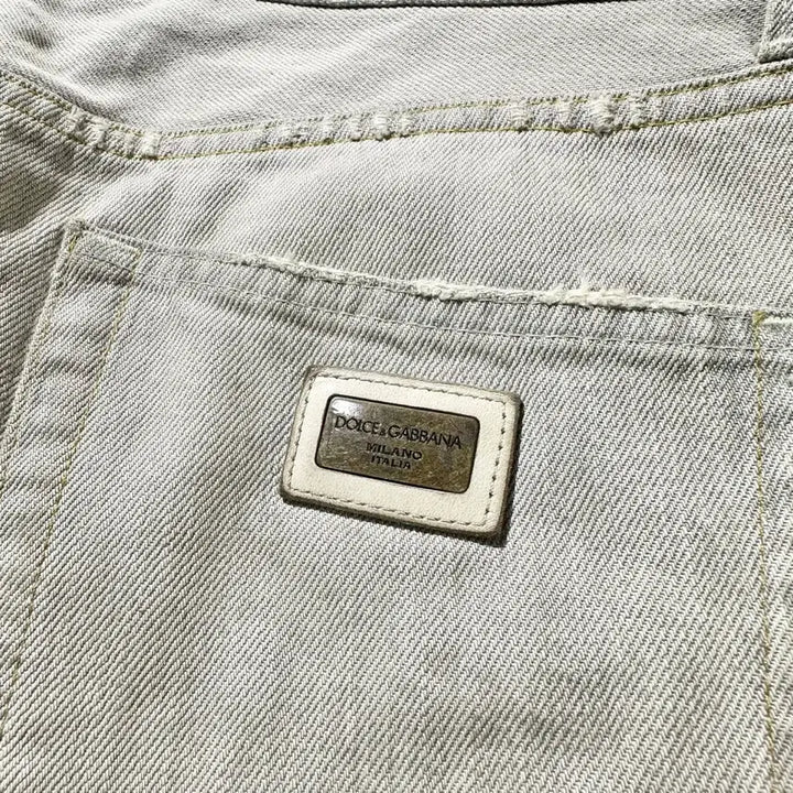 [SOLD OUT] [32-33,매장판] 돌체 앤 가바나 메탈 플레이트 디스트레스드 데님팬츠