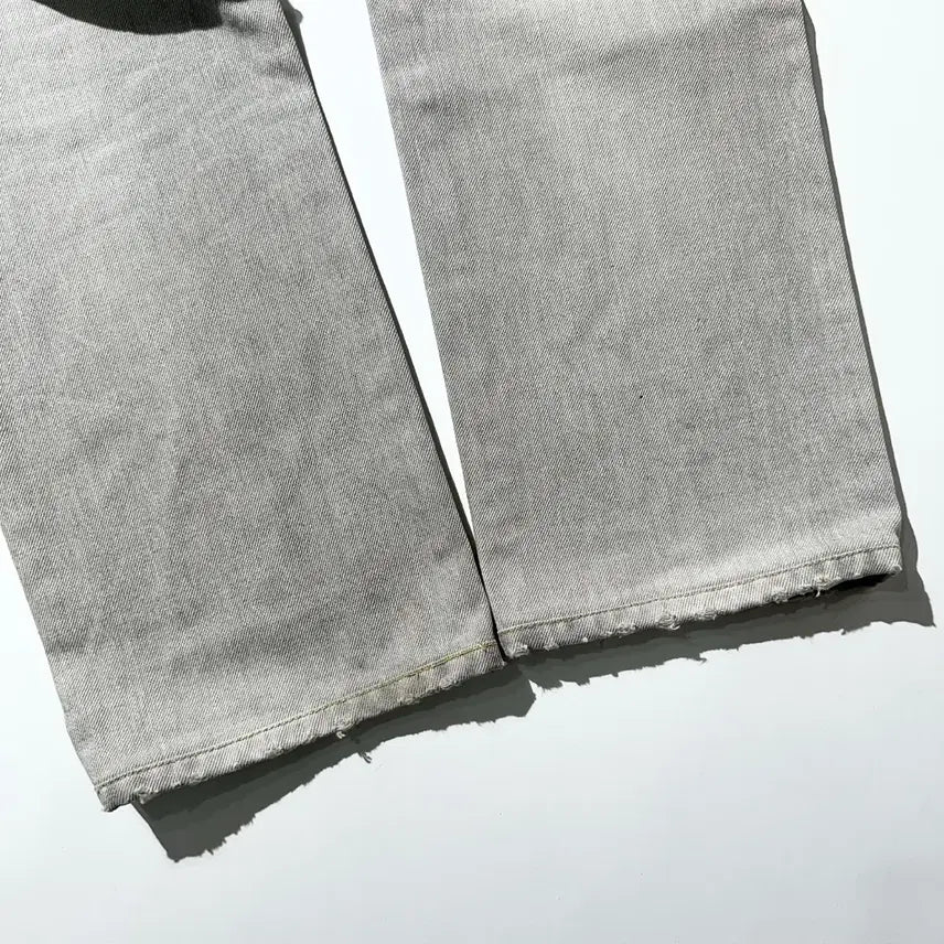 [SOLD OUT] [32-33,매장판] 돌체 앤 가바나 메탈 플레이트 디스트레스드 데님팬츠