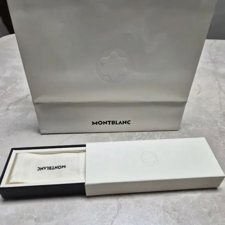 [BUNJANG] Montblanc 132509 Ballpoint Pen / 몽블랑 볼펜 132509 새상품
