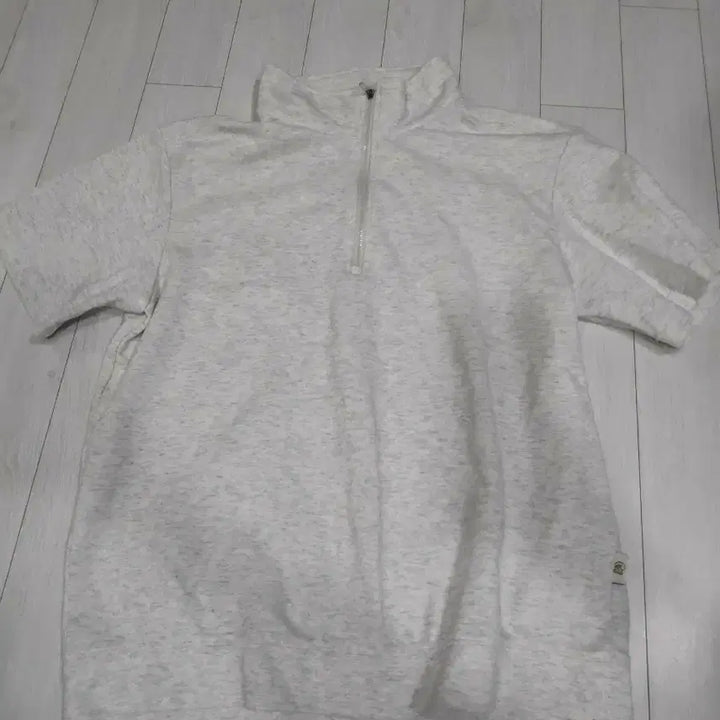 [BUNJANG] Kakao Friends Half-Zip Short-Sleeve T-Shirt White / 카카오프렌즈 반집업 반팔 티셔츠 화이트
