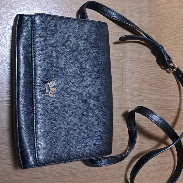 [BUNJANG] J.ESTINA Black Leather Mini Crossbody Bag / 제이에스티나 블랙 가죽 크로스백 미니백