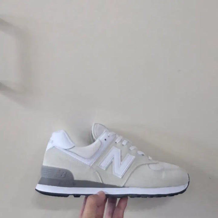 [BUNJANG] New Balance 574 "Green Leaf Classic" Ivory Sneakers / [285] 뉴발란스 574 그린리프 클래식 아이보리