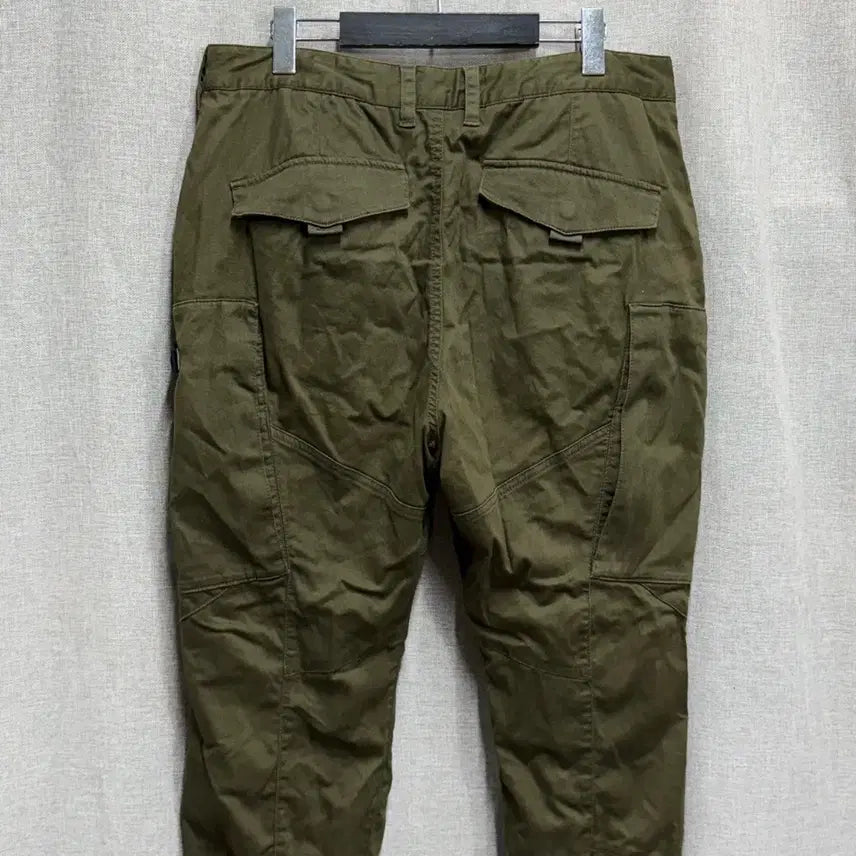 [SOLD OUT] [34] 내셔널지오그래픽 카고 조거팬츠 카키 바지