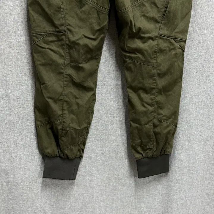 [SOLD OUT] [34] 내셔널지오그래픽 카고 조거팬츠 카키 바지